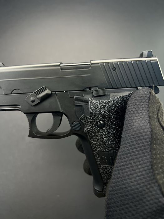 Металевий пістолет Sig Sauer — Cyma ZM23 (Іграшка)