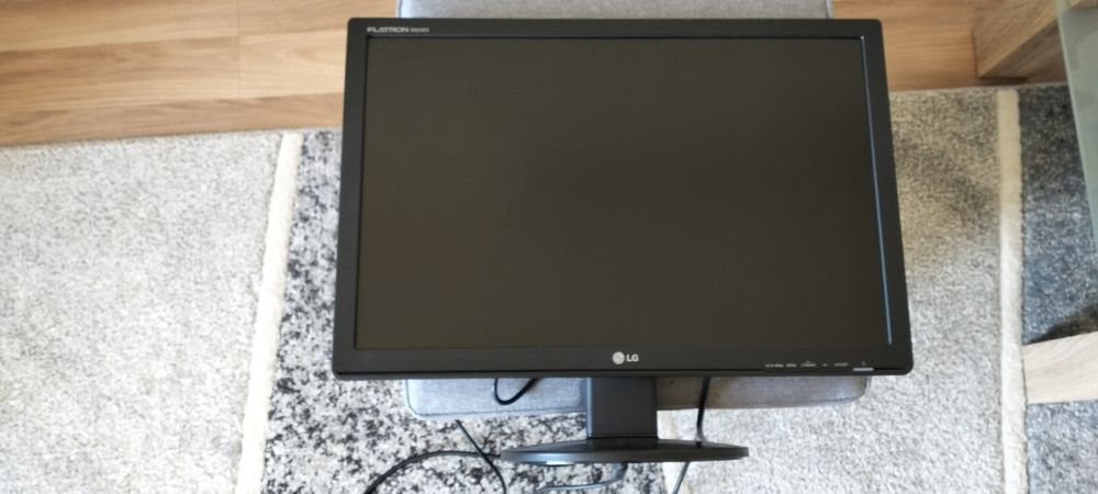 Monitor LG flatron w 2242 s