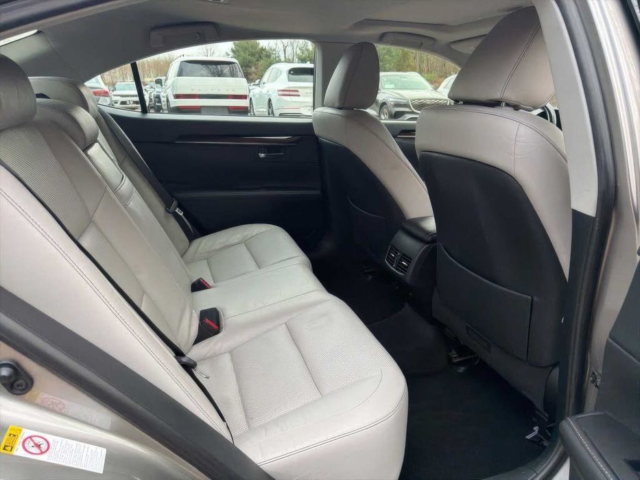 Lexus ES 350      2015