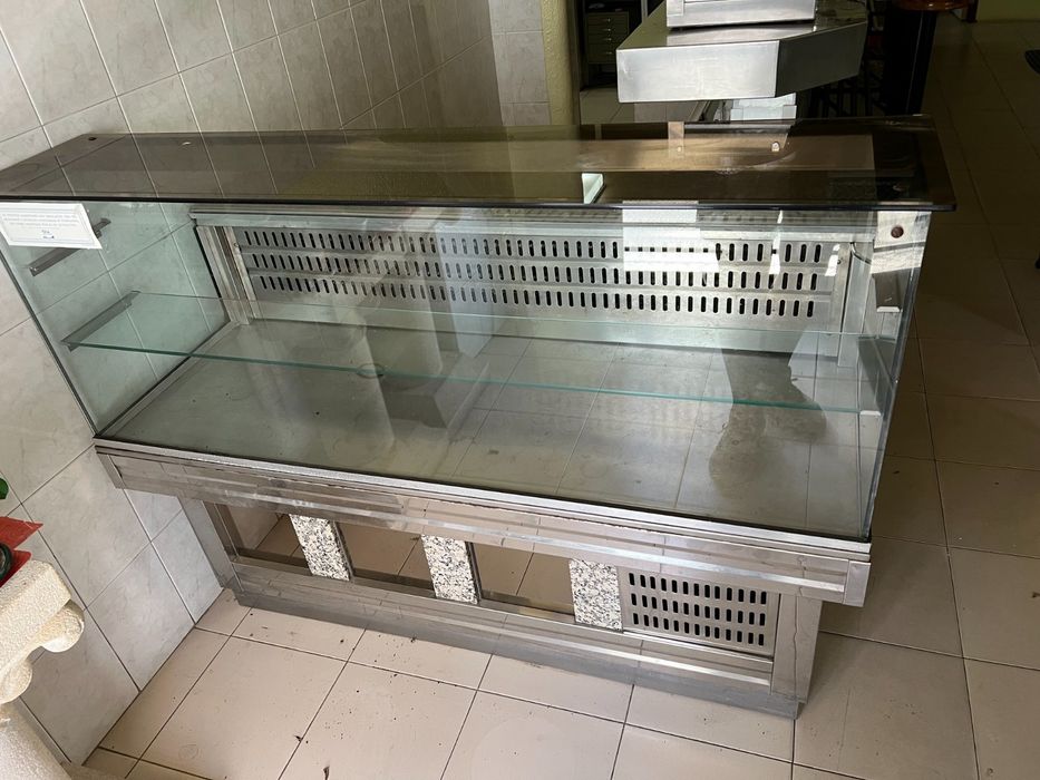 Vitrine Refrigerada em Inox e Vidro – Excelente Estado