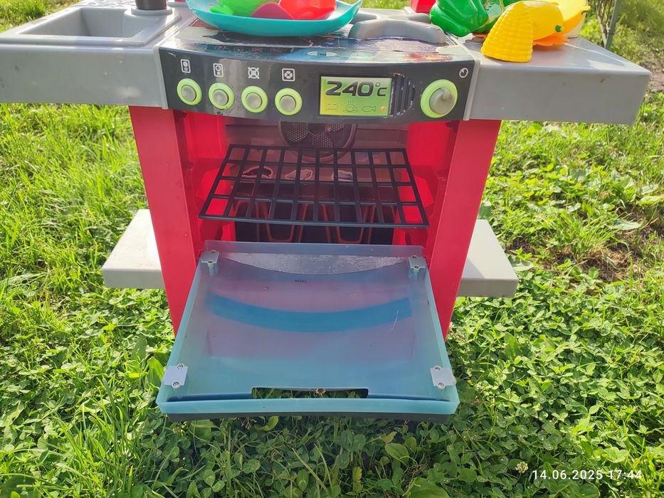 Кухня дитяча з духовкою +посуд/продукти