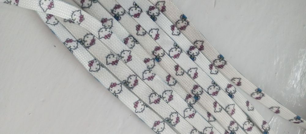 милі шнурки з хелоу кітті