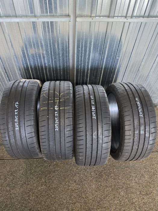 205/45ZR17 Michelin