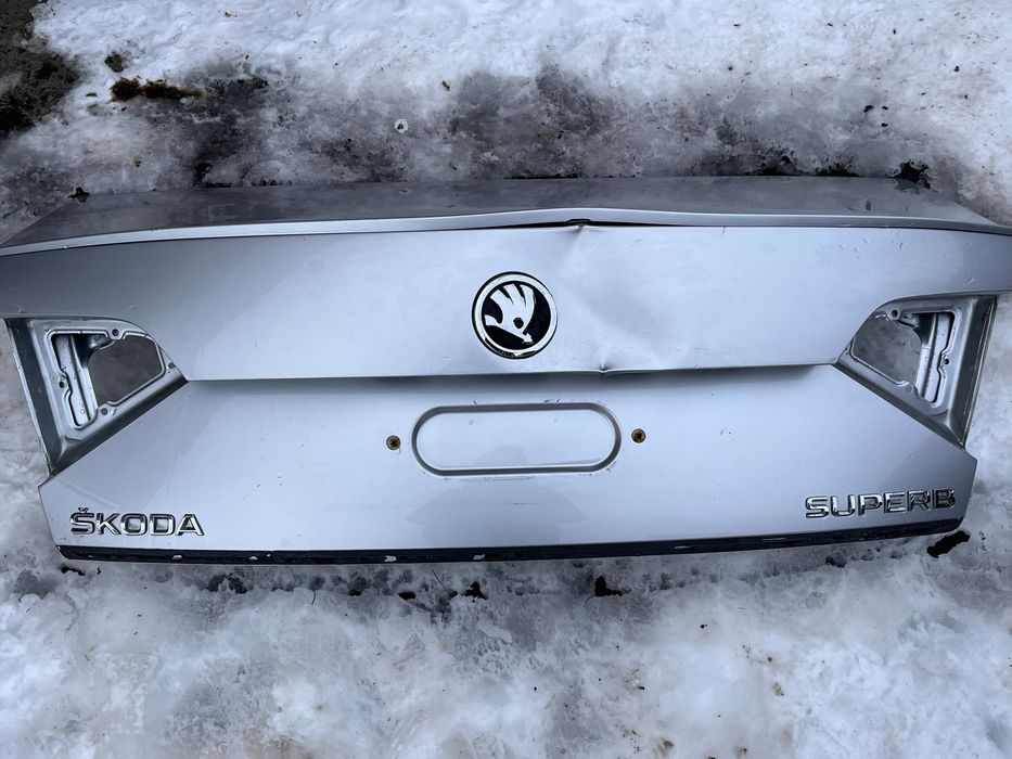 Продам заднью ляду на шкода суперб 2013