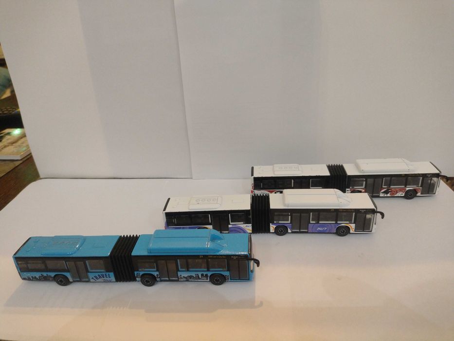 Autobusy przegubowe marki Majorette