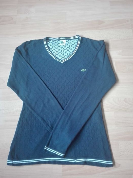 Granatowy sweterek Lacoste