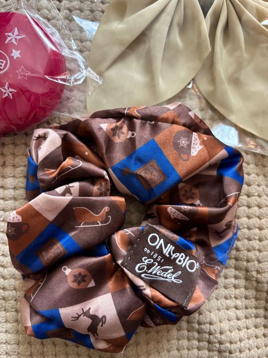 OnlyBio Zestaw Scrunchie + Kokarda+ Szczotka Balea