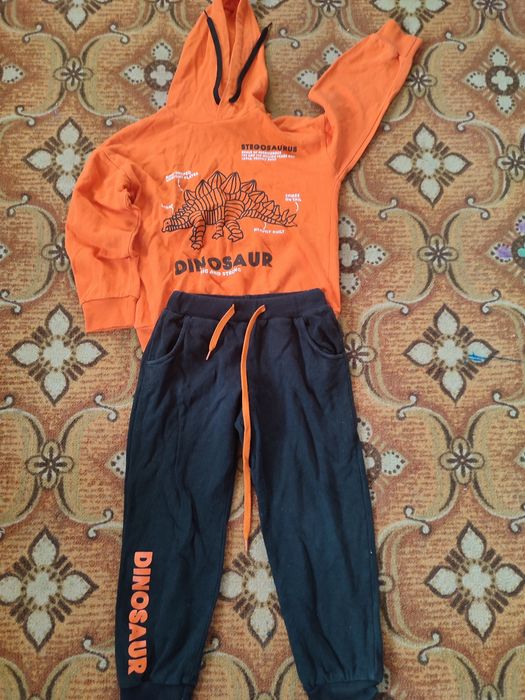 Дитячий спортивний костюм