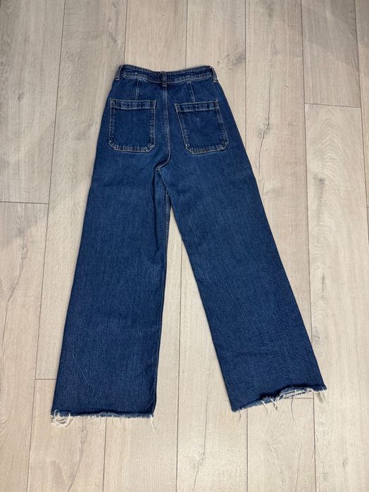 Прямі джинси, фірми Mango