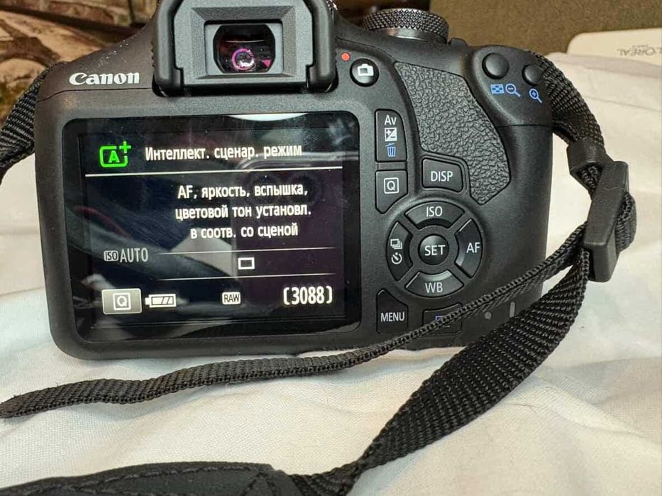 Продам фотоапарат Canon EOS 2000D kit (18-55mm) DC III (новий)