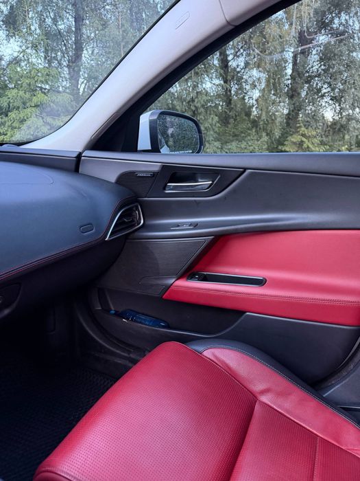 Jaguar XE 2018 R-Sport