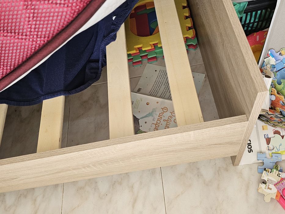 Cama + Colchão Seminovos (Perfeito Estado)