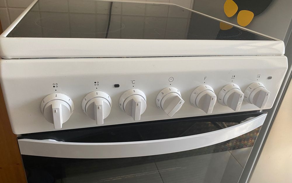 Vendo fogão vitrocerâmica como novo. 6 meses de uso!!