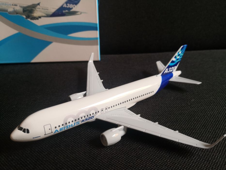 Samolot model samolotu metalowy ok 16 cm Airbus A320 neo