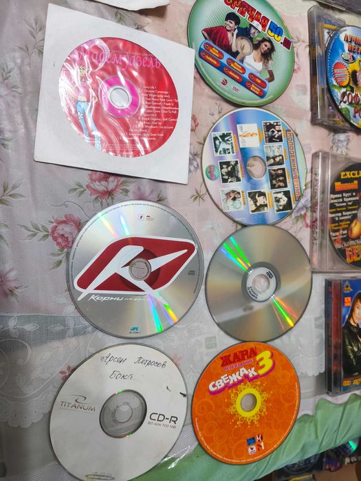Продам музыкальные CD диски.