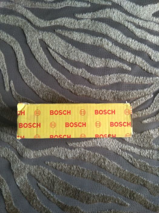 Автомобильный электрический топливный насос фирмы Bosch 0 580 254 942