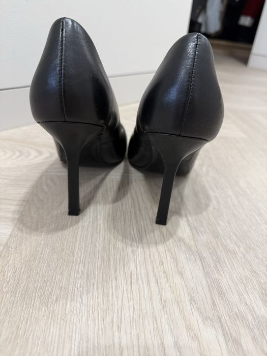 Шкіряні туфлі від  Mango 39