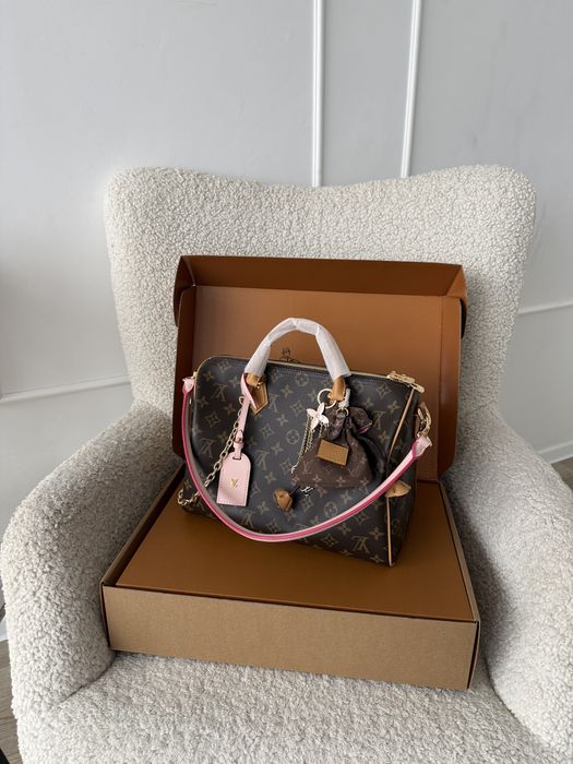 Сумочка в стилі LV