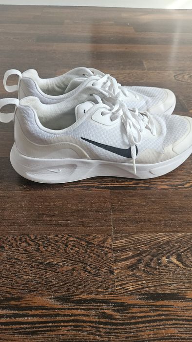 Wisenne Buty Nike Białe rozm. 41