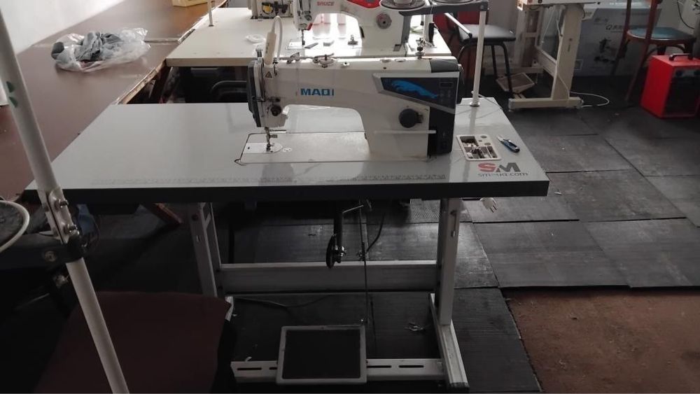 Швейна прямосточна машинка