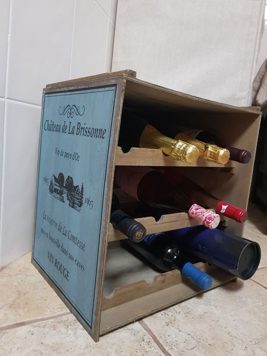 Garrafeira de madeira