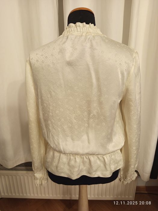 Elegancka jedwabna bluzka damska z baskinką Gestuz