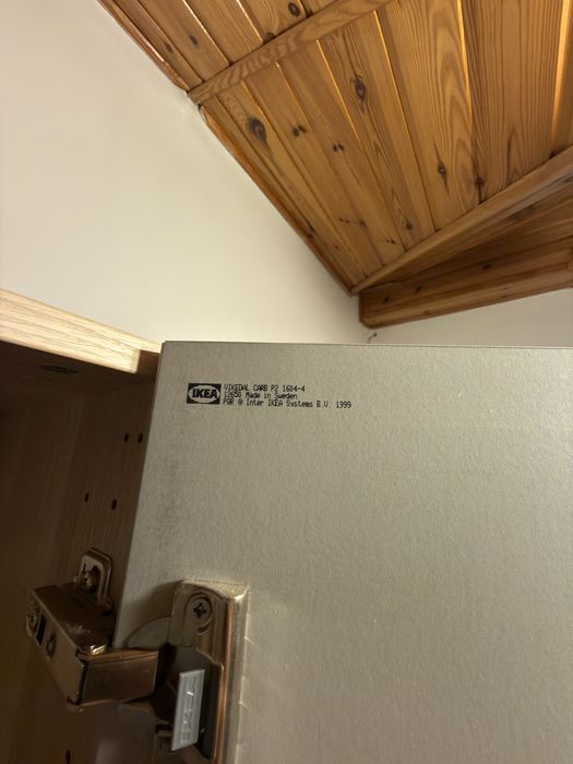 Dwudrzwiowa szafa z lusterem - ikea