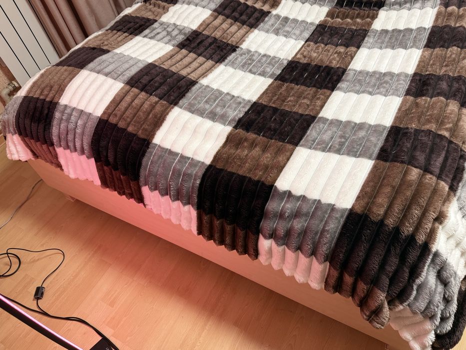 Дуже теплий і мʼякий плед