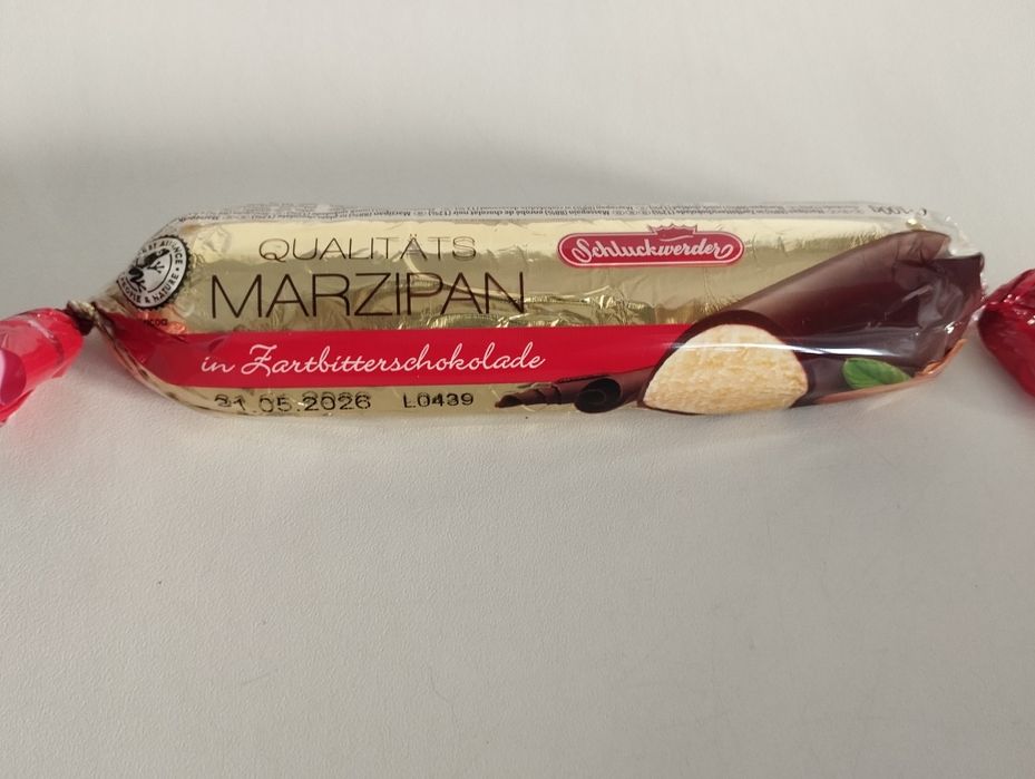 Marcepan w gorzkiej czekoladzie