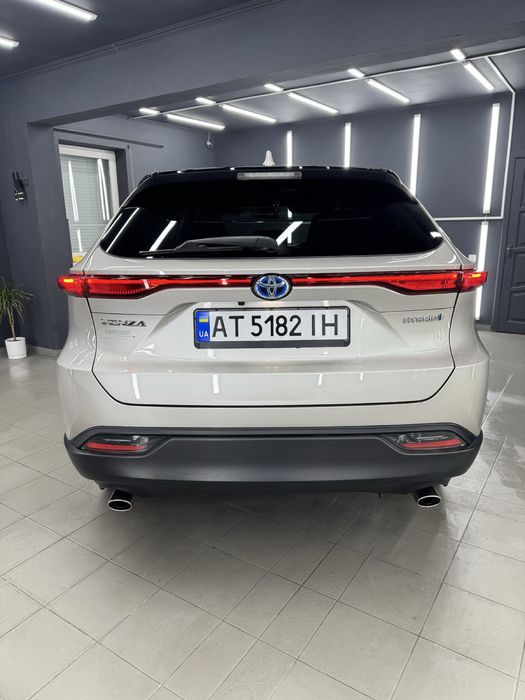 Toyota Venza Hybrid 2021  рік