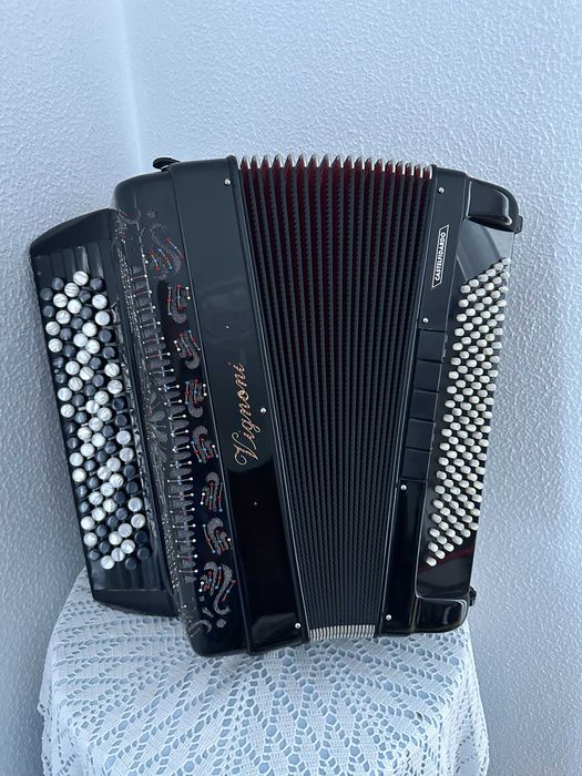 Acordeao Vignoni 4 Voz 120 Baixos Esta com.   Baixa de preço