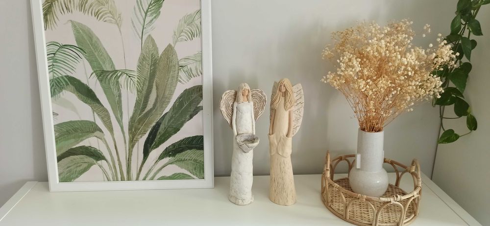 Piękny nowy duży anioł