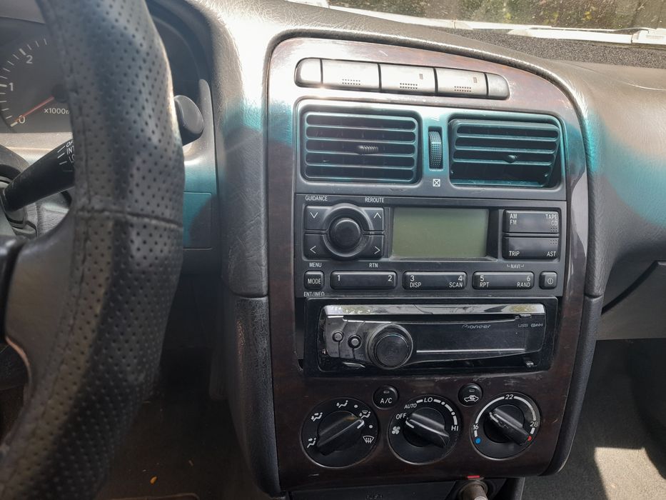 Toyota avensis t 22 , 2.0 td 2002 года