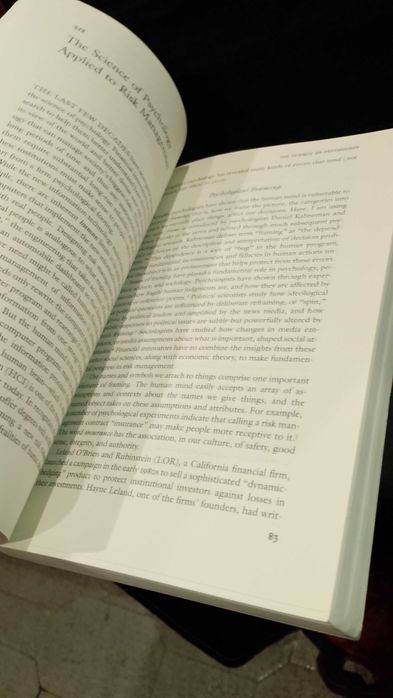 The New Financial Order - Robert J. Shiller