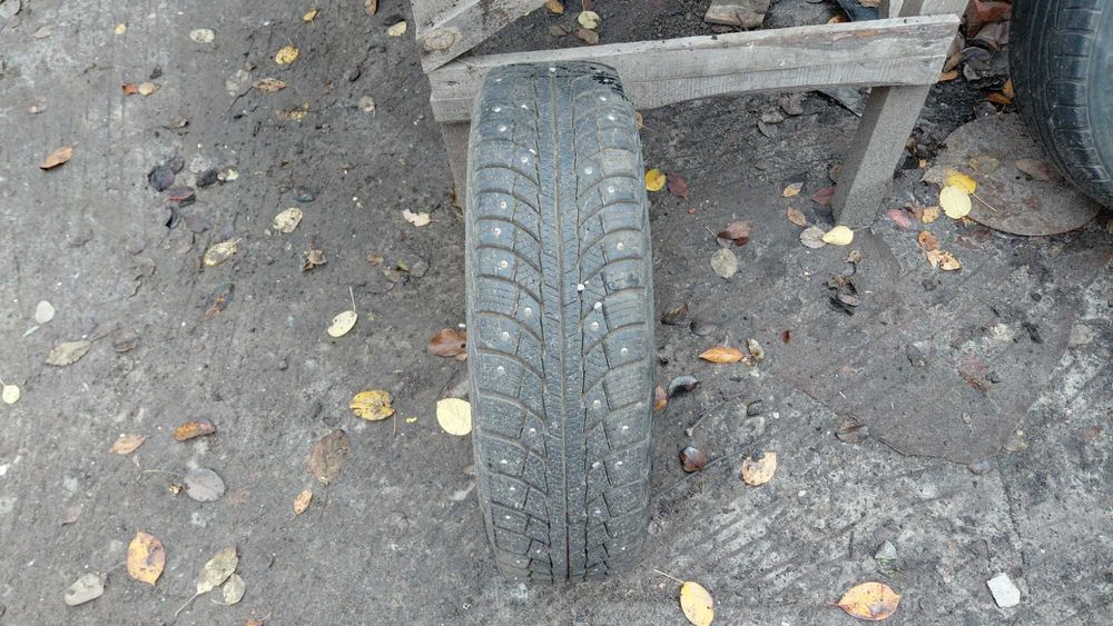 зимова шипована запаска колесо в зборі на таврію славуту