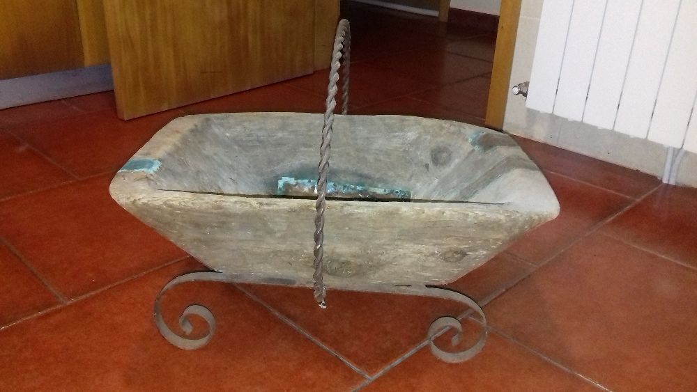 Peça antiga com 57cm x 40cm