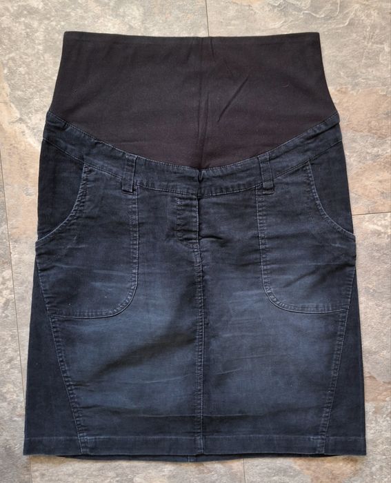 Czarna spódnica sztruksowa r. M