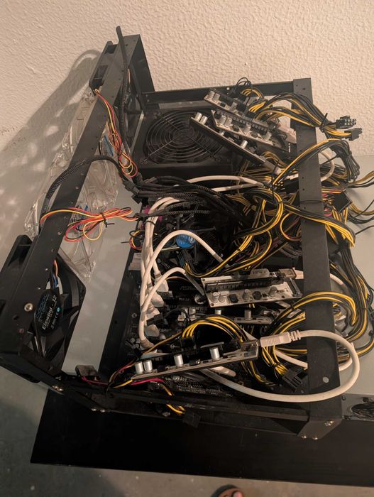Mining Rig ASRock H81 Pro BTC + CPU + Frame – Para Peças
