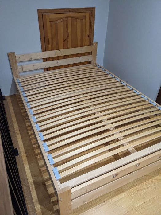 Łózko 140x200 + stelaż + materac