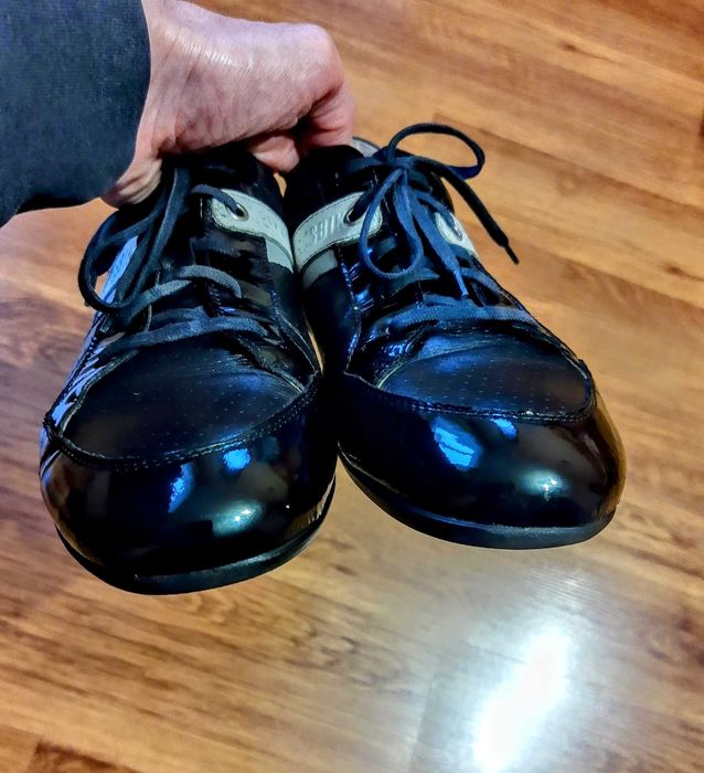 Продам мужские оригинальные кроссовки "Dirk Bikkembergs"