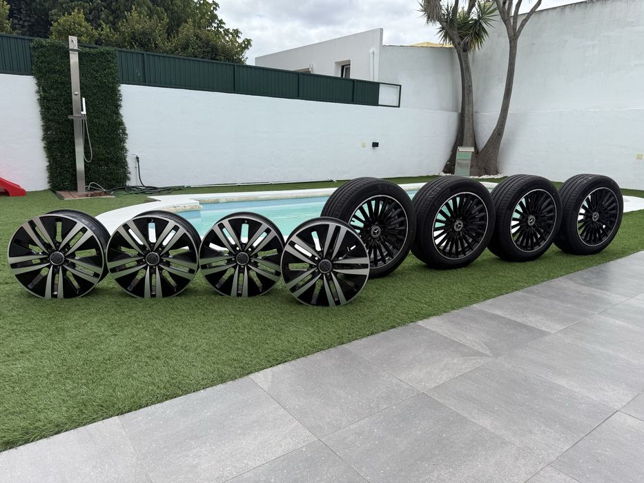 8 jantes e 4 pneus a venda