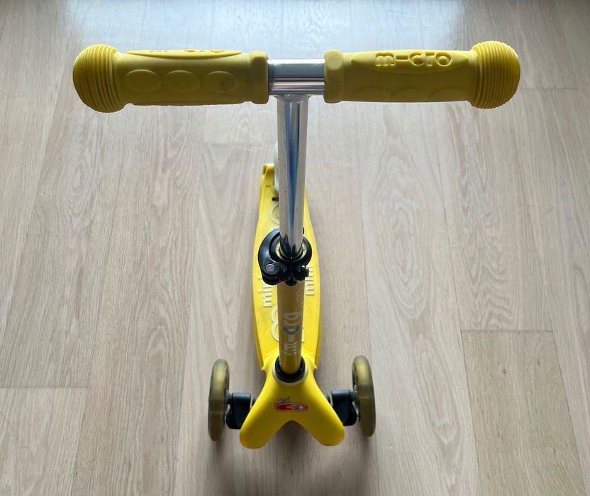 Micro - Mini Hulajnoga Deluxe Led - żółta