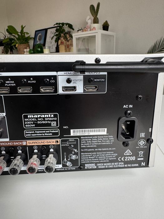 Marantz SR 5010 top stan