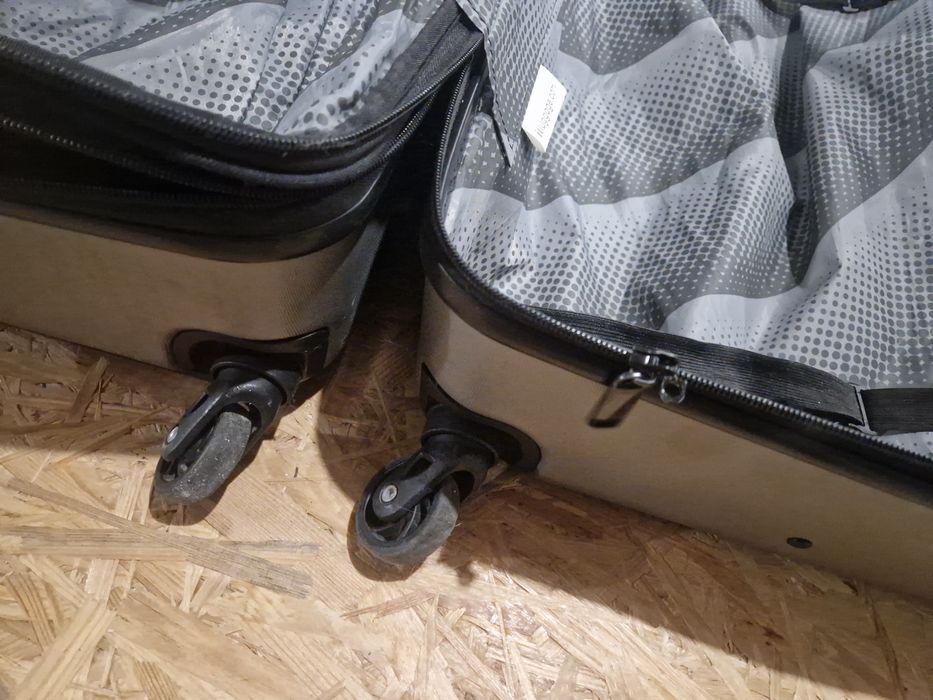 Walizka podróżna duża srebrny