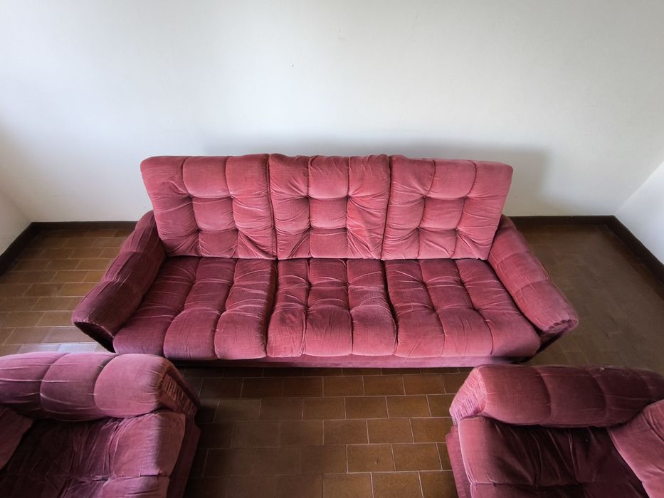 Conjunto de sofá e cadeirões