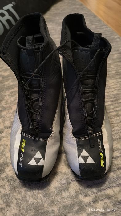 Sprzedam buty Fischer do nart biegowych r 39 wiązania NNN