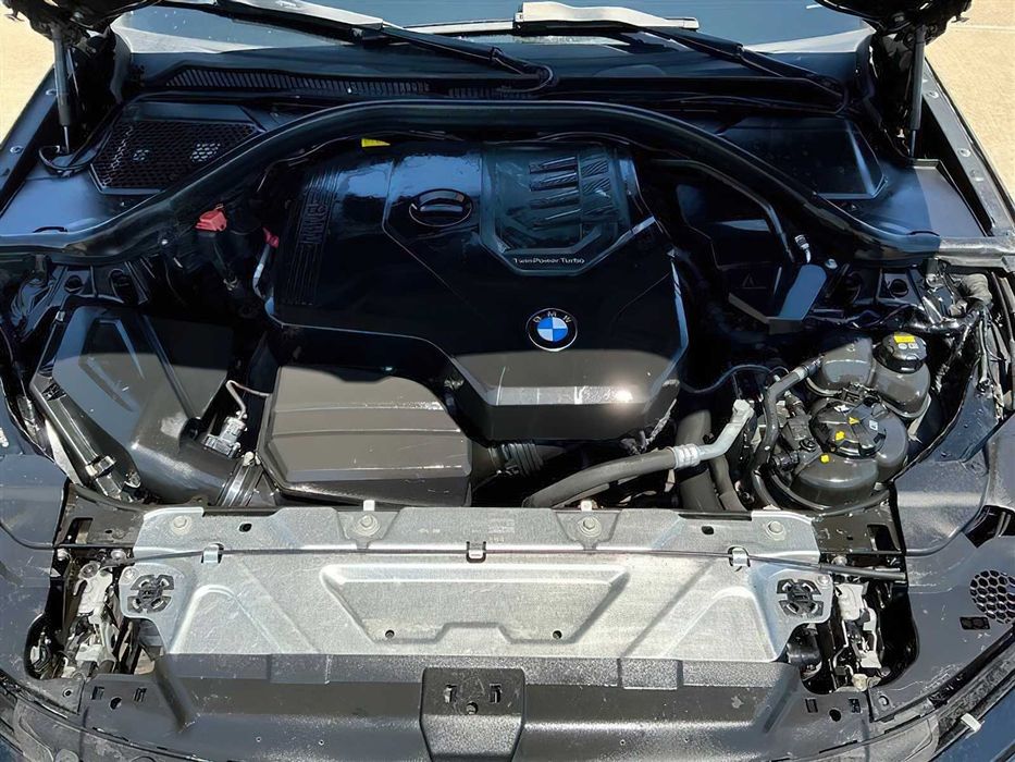 BMW 330i      2020