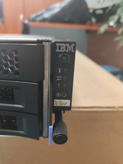 IBM System x3630 M4 2× Xeon E5-2407 96GB RAM 2×SSD 250GB