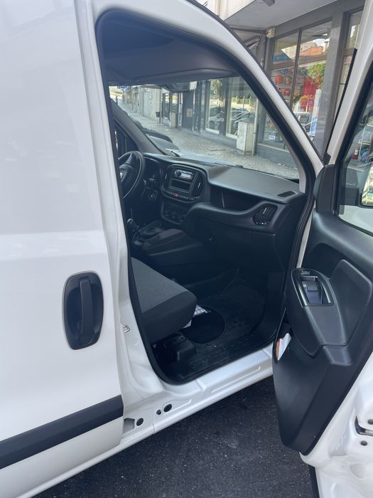 Fiat doblo de 3 lugares em bom estado so com 85000km