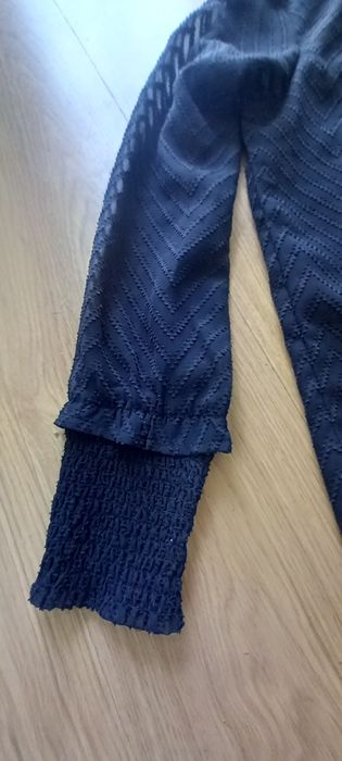 Piękna czarna bluzka